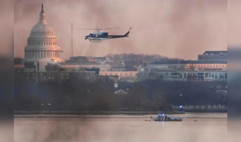 El avión que se estrelló con el helicóptero en Washington DC dejó más de 60 fallecidos. Foto: CDN El avión que se estrelló con el helicóptero en Washington DC dejó más de 60 fallecidos. Foto: CDN