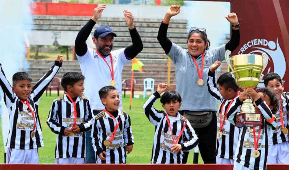 Tacna se coronó campeón en el Estadio Mariscal Castilla de la ciudad de Huancayo. Foto: FPF