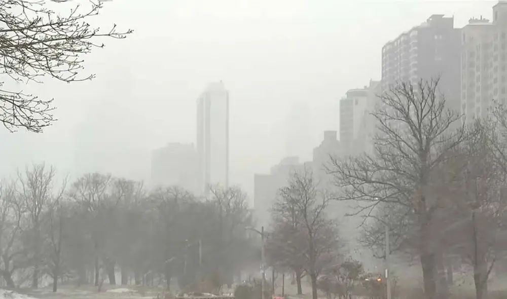 La tormenta ha dejado a 300.000 personas sin electricidad y ha complicado las carreteras con nieve y hielo. Foto: Telemundo Chicago La tormenta ha dejado a 300.000 personas sin electricidad y ha complicado las carreteras con nieve y hielo. Foto: Telemundo Chicago