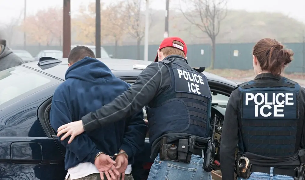 Ante este clima de incertidumbre, es vital que los inmigrantes conozcan sus derechos y preparen un plan de acción si el ICE o la policía tocan la puerta de sus hogares. Foto: ICE