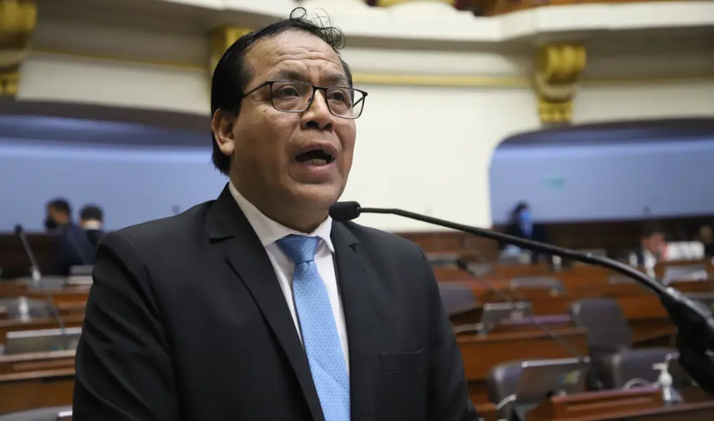 Roberto Sánchez fue liberado de la acusación en su contra por el presunto delito de rebelión. Foto: Congreso Roberto Sánchez fue liberado de la acusación en su contra por el presunto delito de rebelión. Foto: Congreso