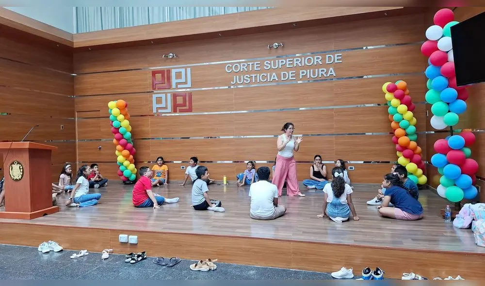 Los talleres incluyen Ajedrez, Danzas Folklóricas, Aprendo Jugando, Taekwondo y Oratoria, impartidos por profesores especializados para el desarrollo de habilidades.
