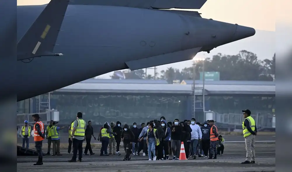 Las deportaciones de sudamericanos continúan. Hay peruanos esperado ese procedimiento en San Diego.