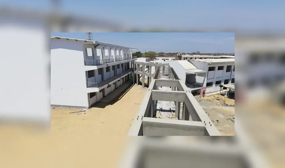 Infraestructura del colegio Carlos Salaverry, ubicada en la provincia de Sullana, Piura. Infraestructura del colegio Carlos Salaverry, ubicada en la provincia de Sullana, Piura.