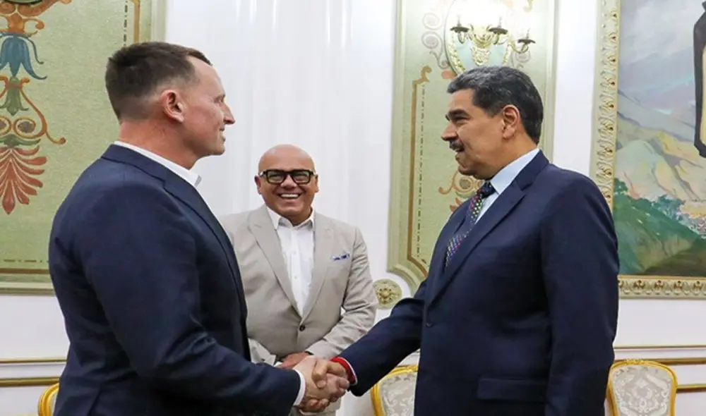 Maduro y Grenell se reunieron en el Palacio Presidencial de Miraflores en Caracas. Foto: Venezolana de Televisión Maduro y Grenell se reunieron en el Palacio Presidencial de Miraflores en Caracas. Foto: Venezolana de Televisión