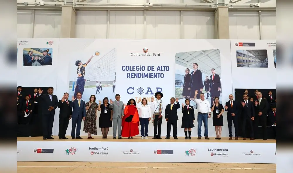 El nuevo COAR beneficiará a 300 estudiantes de excelencia académica, ofreciendo acceso a programas de inglés Cambridge y Bachillerato Internacional. El nuevo COAR beneficiará a 300 estudiantes de excelencia académica, ofreciendo acceso a programas de inglés Cambridge y Bachillerato Internacional.