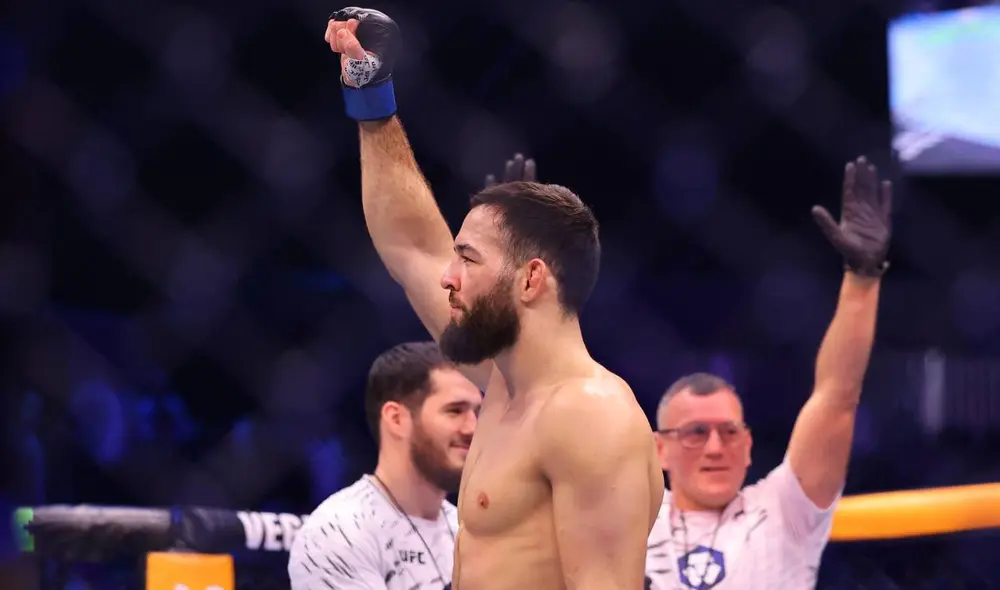 Israel Adesanya vs Nassourdine Imavov se enfrentaron en Arabia Saudita. Foto: AFP Israel Adesanya vs Nassourdine Imavov se enfrentaron en Arabia Saudita. Foto: AFP