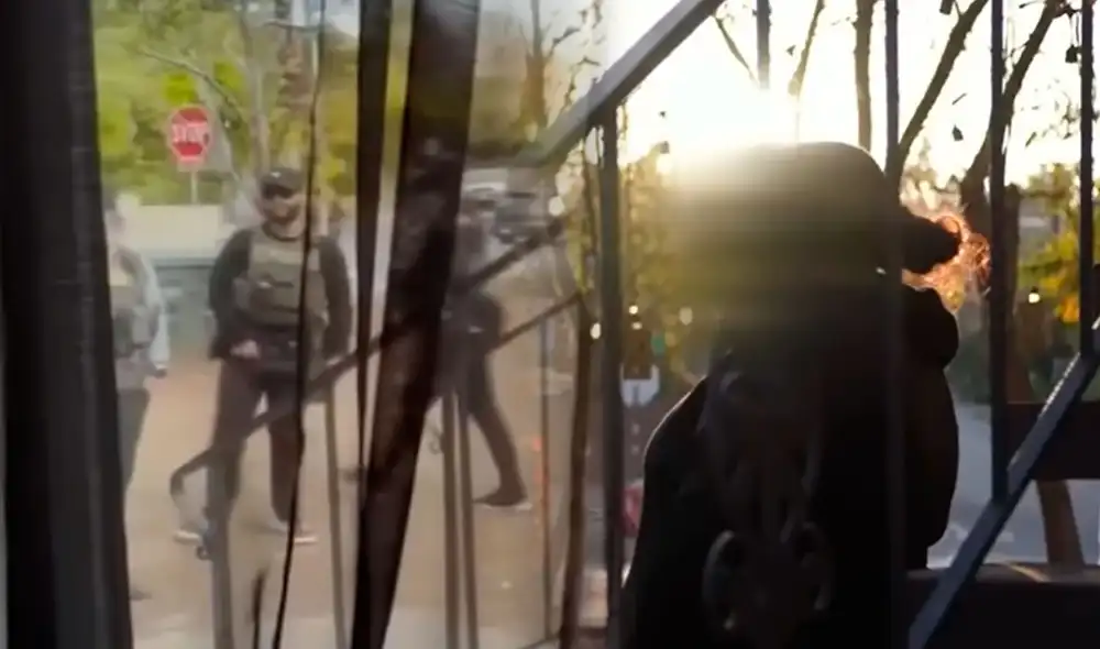 Un caso reciente ha llamado la atención por la manera en que una familia impidió una posible detención ilegal de ICE. Foto: Telemundo