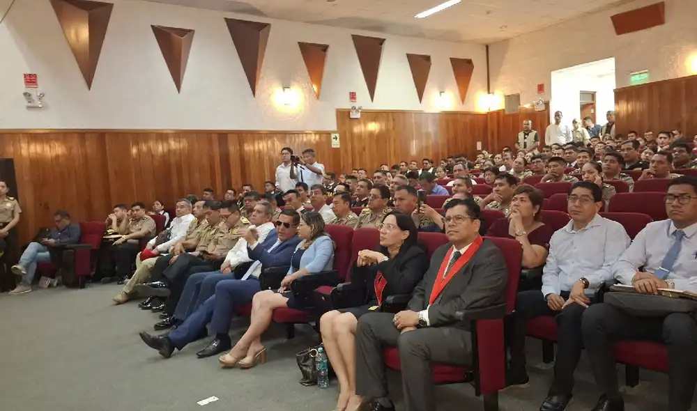 El evento reunió a autoridades locales y congresistas, quienes participaron de manera presencial y virtual.