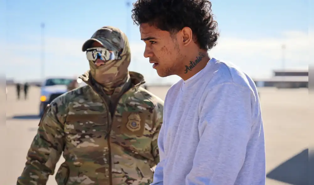 Imágenes de los primeros deportados en Guantánamo. Foto:X/ @Sec_Noem Imágenes de los primeros deportados en Guantánamo. Foto:X/ @Sec_Noem