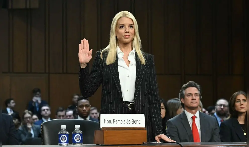Pam Bondi fue la primera mujer fiscal general de Florida en la historia de EE. UU. Foto: AFP