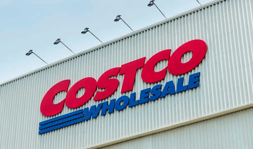 La reconocida cadena retail Costco aumentará el salario para el 2025, en lo que será un beneficio escalonado para trabajadores durante un par de años. Foto: El Diario NY La reconocida cadena retail Costco aumentará el salario para el 2025, en lo que será un beneficio escalonado para trabajadores durante un par de años. Foto: El Diario NY