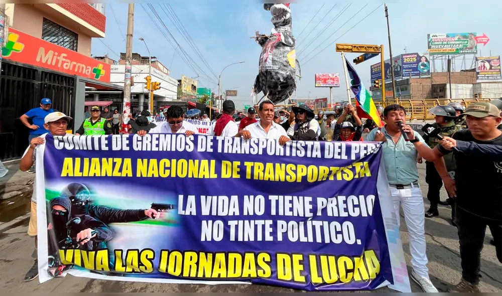 Gremios de transportistas inician marchas por la Panamericana Norte. Foto: La República Gremios de transportistas inician marchas por la Panamericana Norte. Foto: La República