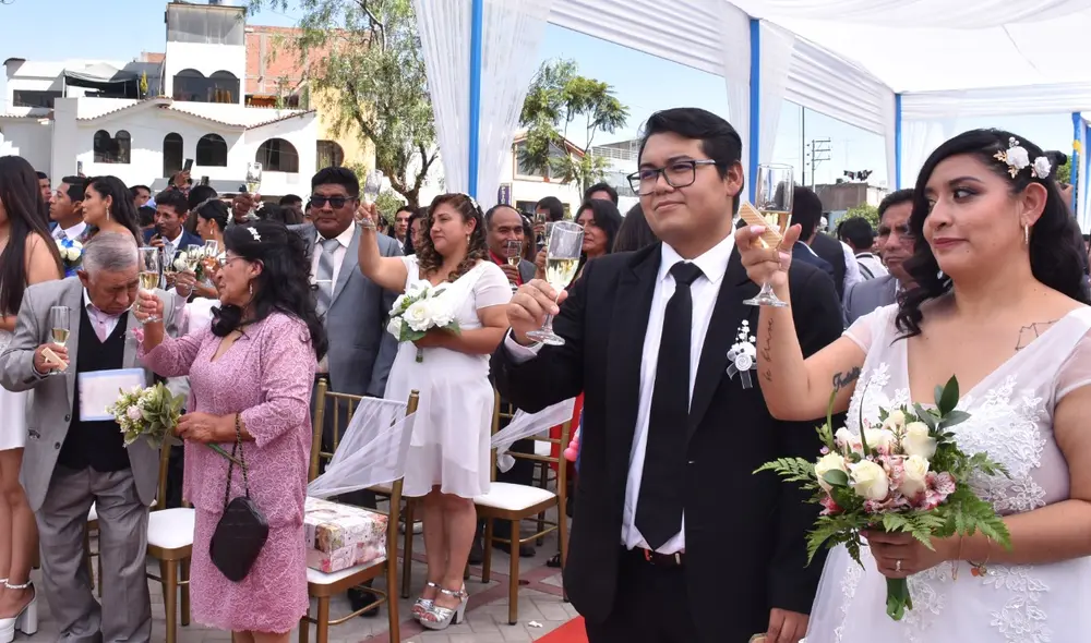 El matrimonio comunitario es una ceremonia en la que varias parejas. Foto: Andina El matrimonio comunitario es una ceremonia en la que varias parejas. Foto: Andina