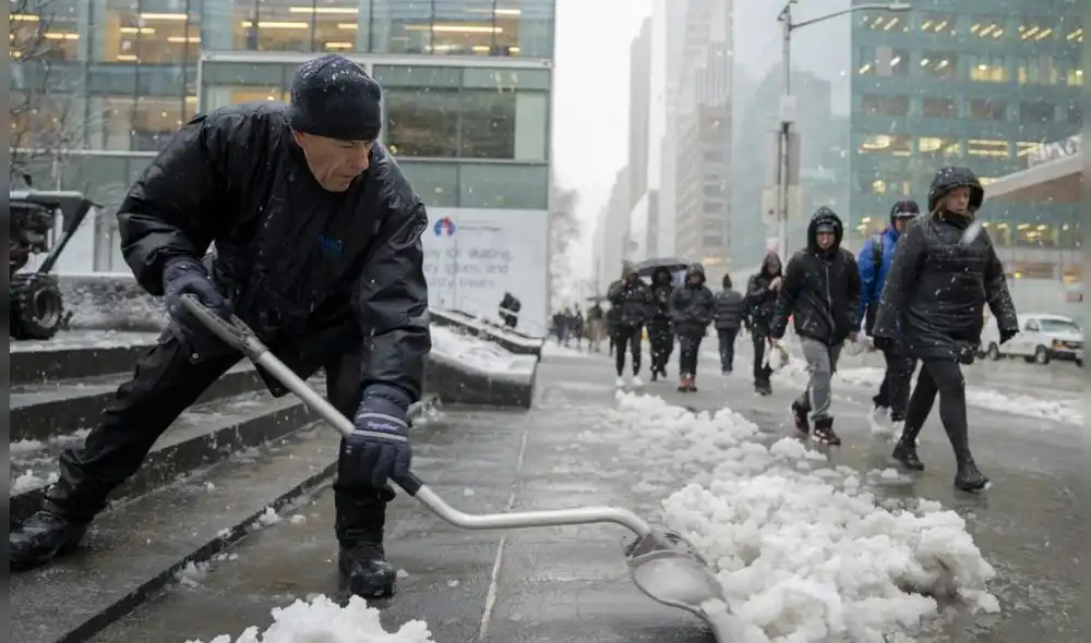 Nueva York ha establecido horarios para la limpieza de nieve. Foto: 20 minutos