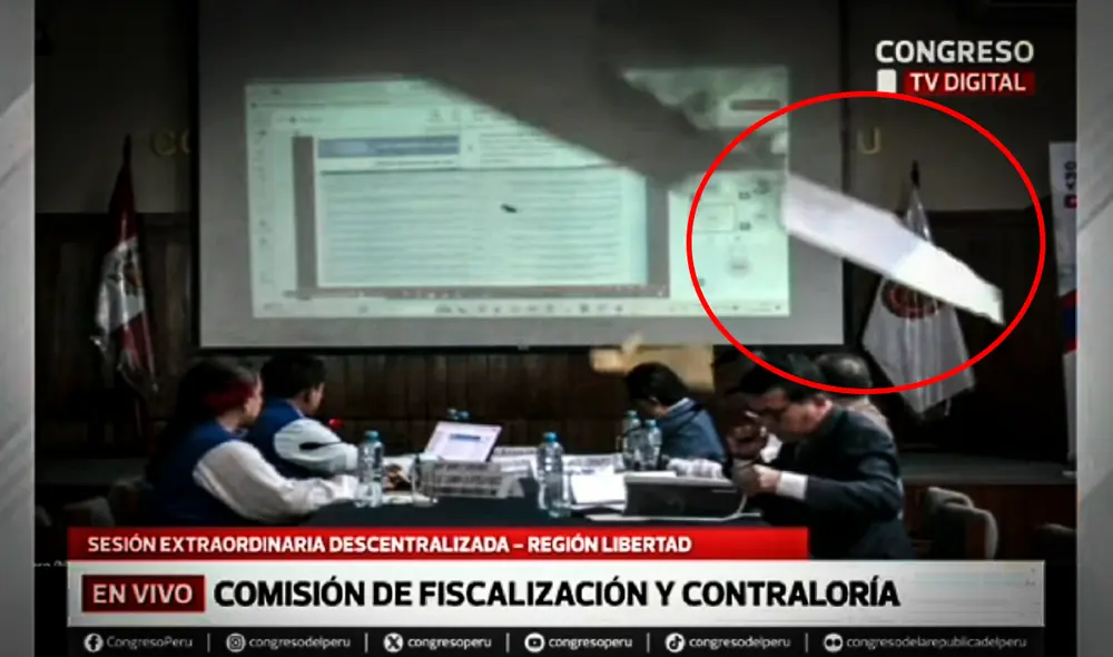 Techo se cae cerca a Juan Burgos. Foto: Congreso Techo se cae cerca a Juan Burgos. Foto: Congreso