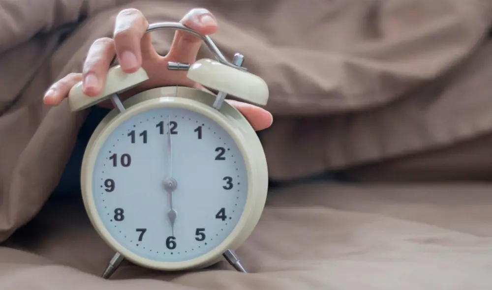En California, las personas se preparan para el cambio de horario, en lo que será uno de los dos que ocurren al año en EE. UU. Foto: CNN En California, las personas se preparan para el cambio de horario, en lo que será uno de los dos que ocurren al año en EE. UU. Foto: CNN