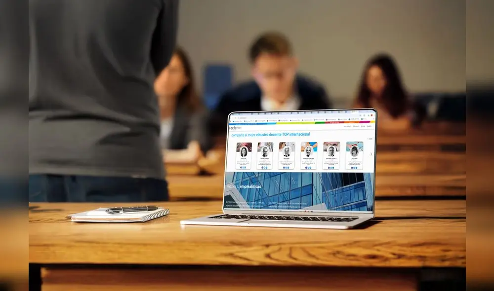 La universidad destacada por su claustro docente internacional que garantiza una educación práctica y actualizada.