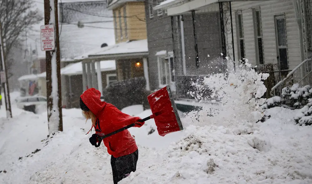 El Servicio Meteorológico Nacional advierte sobre nevadas significativas en Chicago, Rockford, Naperville, Aurora y Springfield, con condiciones climáticas adversas que persisten hasta el jueves. Foto: Prensa Libre El Servicio Meteorológico Nacional advierte sobre nevadas significativas en Chicago, Rockford, Naperville, Aurora y Springfield, con condiciones climáticas adversas que persisten hasta el jueves. Foto: Prensa Libre