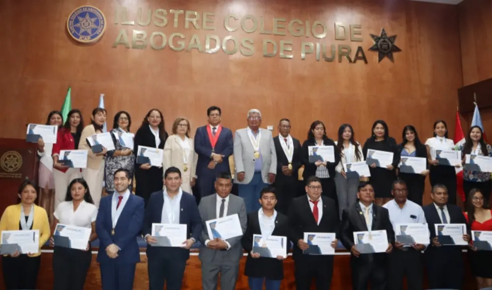 Correa Castro destacó la importancia de actuar con ética e integridad, y compartió que su experiencia como curador procesal fue valiosa para su desarrollo profesional.