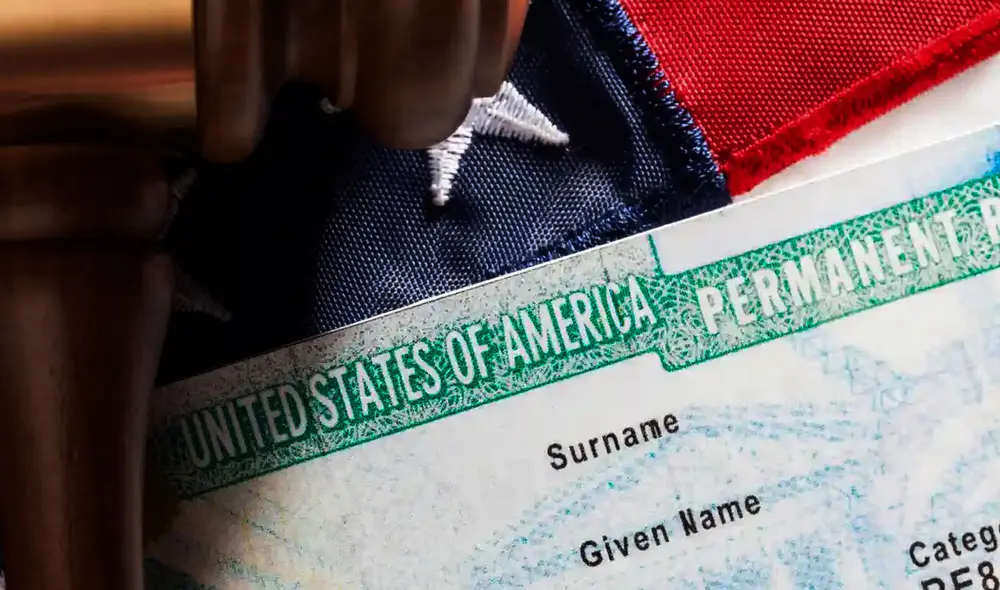 Solicitar la Green Card es un paso esencial hacia la ciudadanía estadounidense. Sin embargo, muchos inmigrantes cometen errores comunes que pueden retrasar o impedir su aprobación. Foto: inmigreat