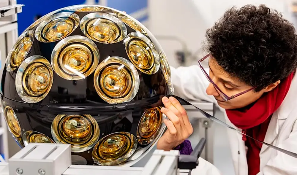 El telescopio KM3NeT detectó el neutrino más energético desde sus sensores a 3.450 metros de profundidad en el Mediterráneo.