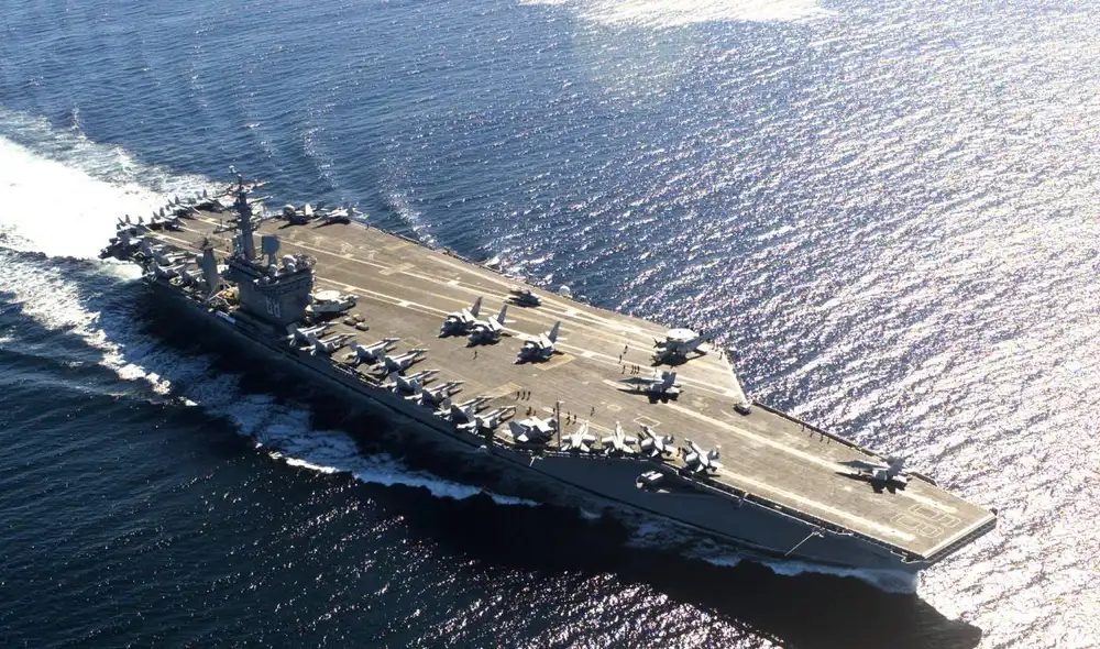 Portaaviones de Estados Unidos se estrelló en el Mar Rojo contra un barco. Foto: CNN