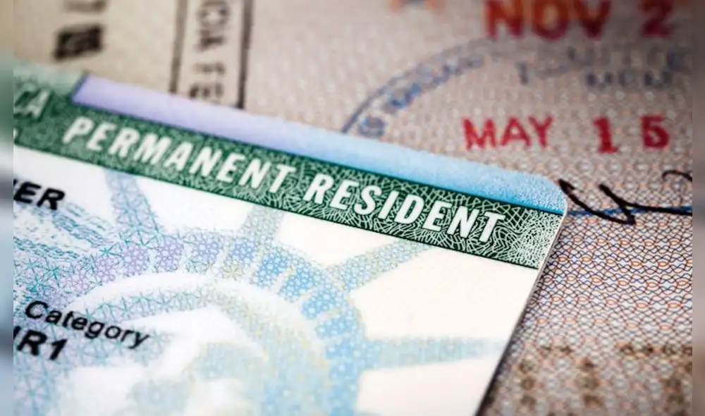 Presentar la versión correcta del Formulario I-485 y adjuntar el Formulario I-693 son algunos pasos clave para evitar rechazos al pedir la Green Card. Foto: CNN