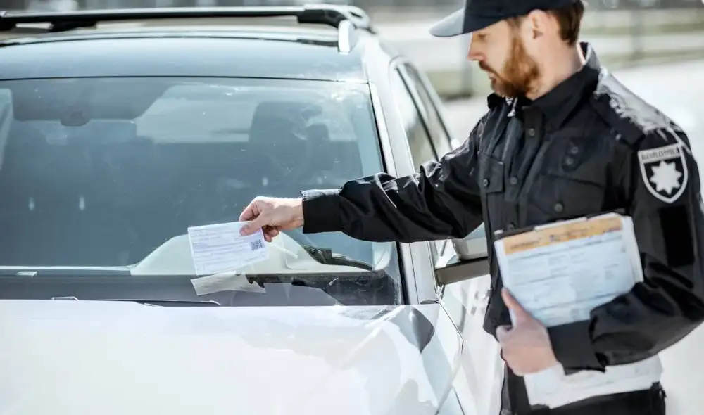 El nuevo programa incluye el uso de 50 cámaras con inteligencia artificial para identificar infractores y aumentar el control de tránsito en la ciudad. Foto: Sigo Seguros