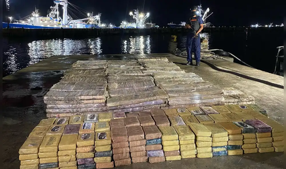 Armada de Ecuador intercepta buque mercante con dos toneladas de cocaína en operativo en altamar. Foto: El Diario Ecuador Armada de Ecuador intercepta buque mercante con dos toneladas de cocaína en operativo en altamar. Foto: El Diario Ecuador