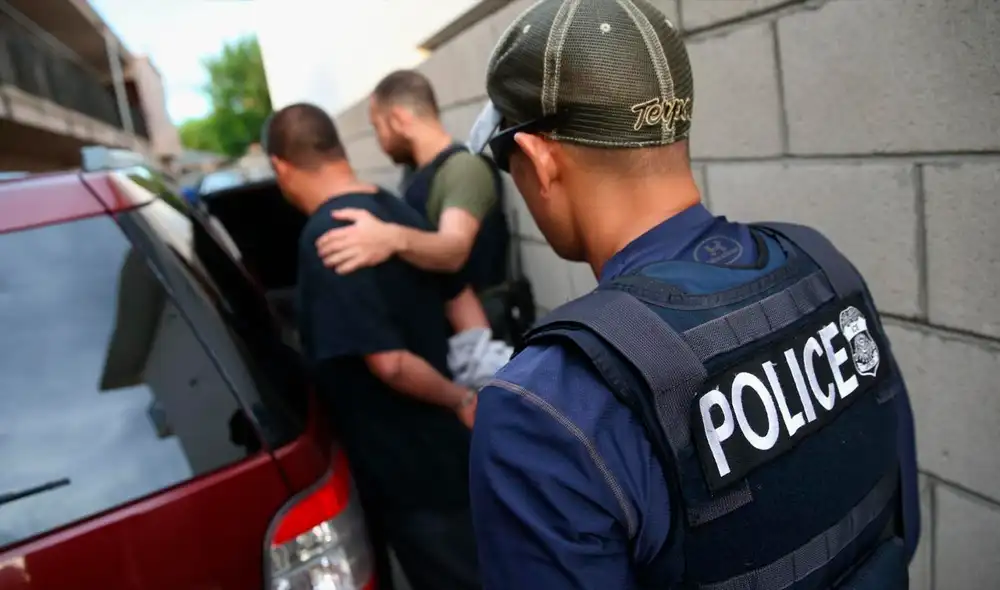 Conoce las organizaciones que ayudan a ICE antes las redadas de ICE en Nueva Jersey. Foto: CNN