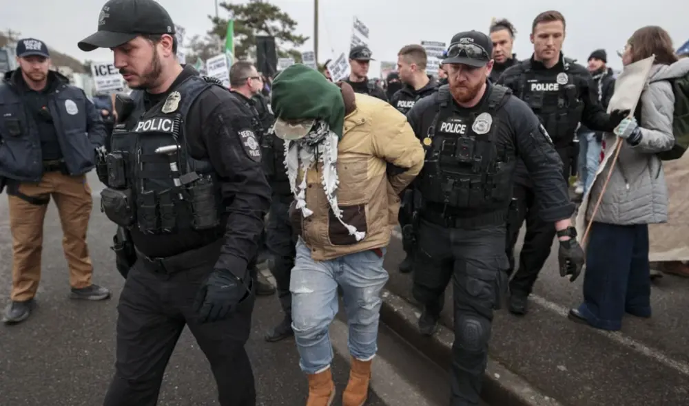 Este megaoperativo del ICE se realizaría con la colaboración del FBI y la DEA, según The Times. Foto: AFP