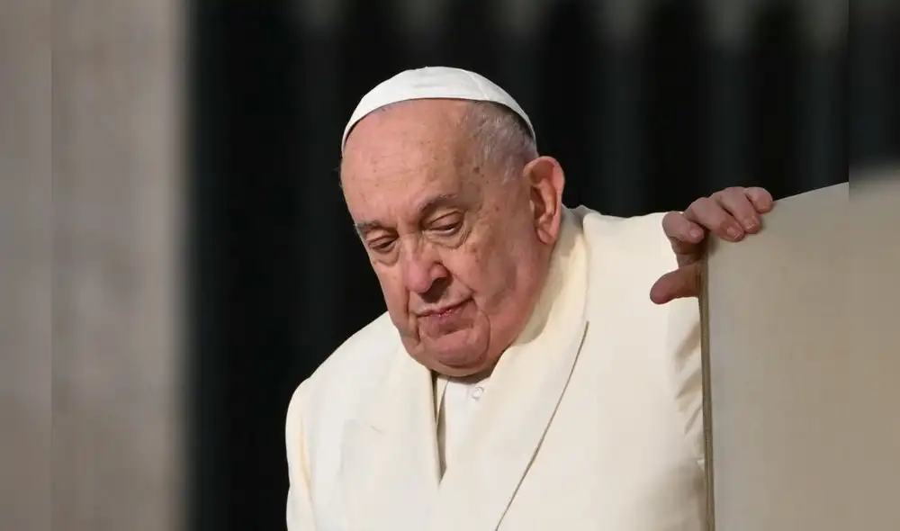 Papa Francisco muestra "leve mejoría" tras hospitalización por neumonía bilateral en Roma. Foto: EFE