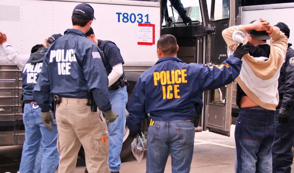 Las redadas de ICE siguen incrementando en Estados Unidos y los inmigrantes indocumentados se alertan. Foto: Univision