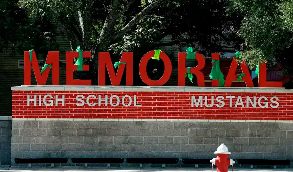 Las estudiantes fueron intervenidas 30 minutos después de que el FBI se comunicó con la escuela de Montgomery sobre el atentado, según ABC News. Foto: Houston Chronicle