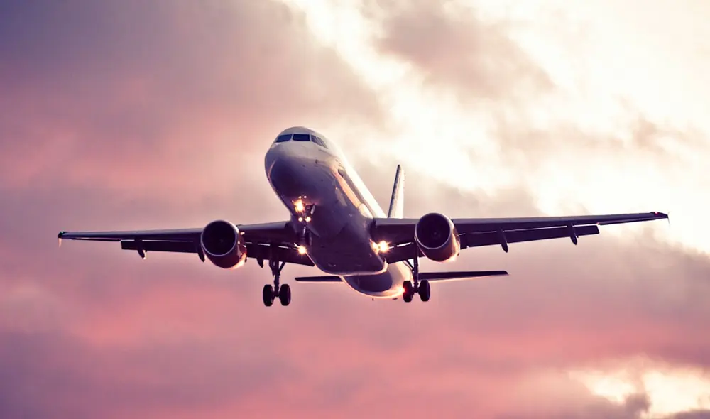 "Las probabilidades de sufrir lesiones o morir en un accidente de avión comercial son mucho menores que las de conducir un automóvil", aclaró Jeff Guzzetti. Foto: Aviación 21 "Las probabilidades de sufrir lesiones o morir en un accidente de avión comercial son mucho menores que las de conducir un automóvil", aclaró Jeff Guzzetti. Foto: Aviación 21