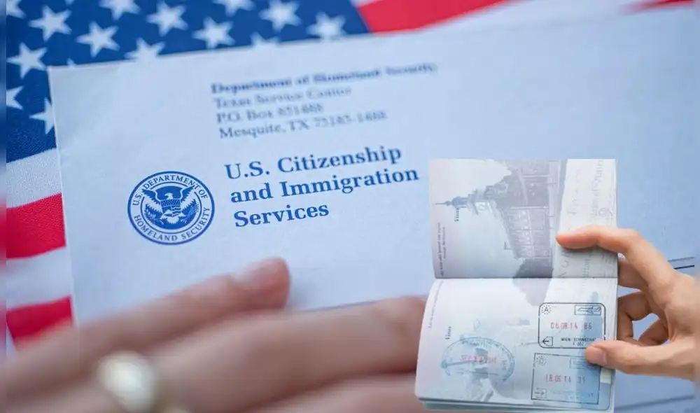 El formulario I-94 es un documento vital para miles de personas en Estados Unidos. Foto: Composición LR/Inmigration Impact/Trámites USA
