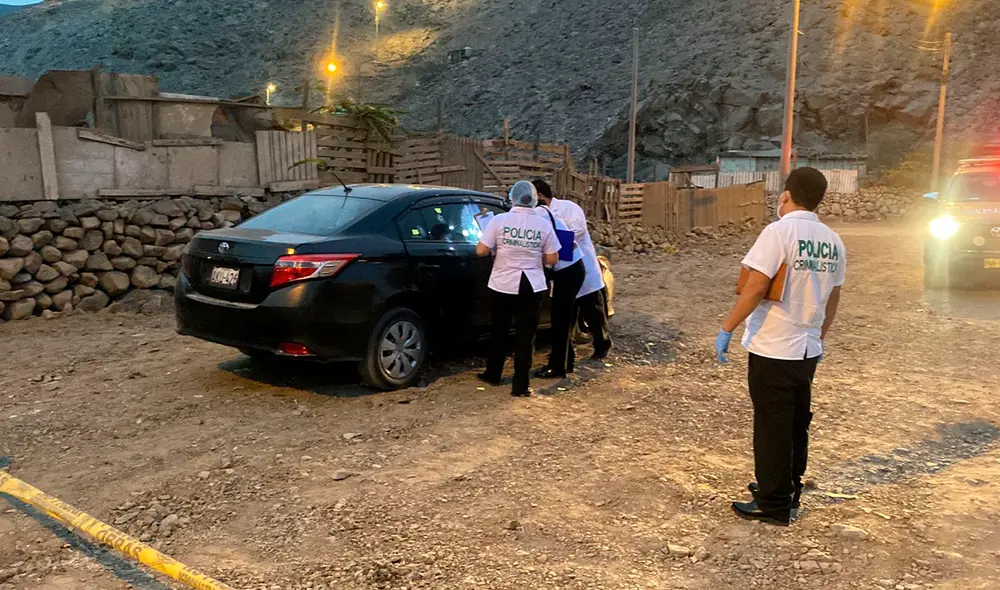 En la billetera de una de las víctimas se encontró una tarjeta relacionada con la venta de casas prefabricadas. Foto: difusión