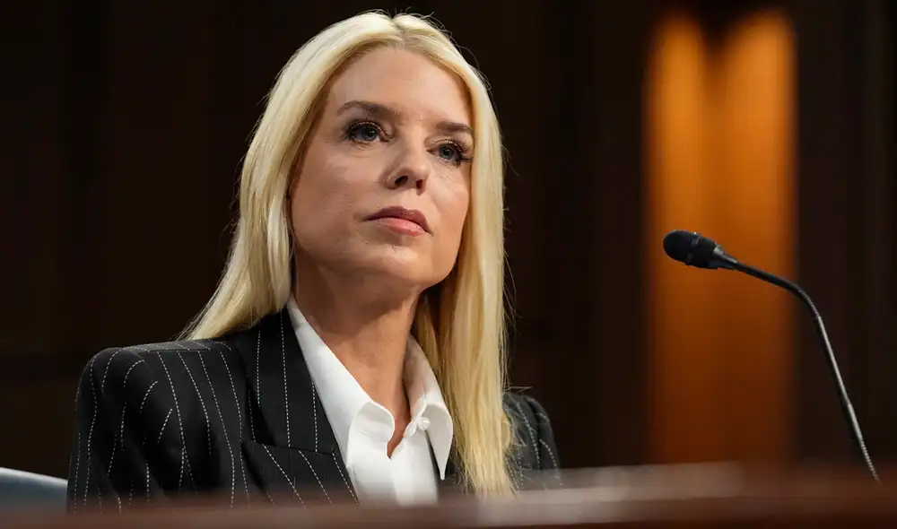 Este movimiento ha desencadenado un intenso debate sobre la responsabilidad de los estados en la aplicación de las leyes de inmigración y las políticas de "ciudades santuario". Foto: NBC News