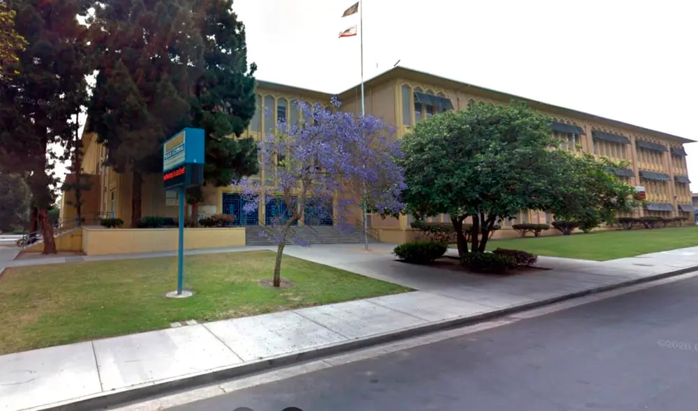 El incidente ocurrió el martes, mientras el hombre se encontraba cerca del centro escolar. Foto: Los Angeles Times