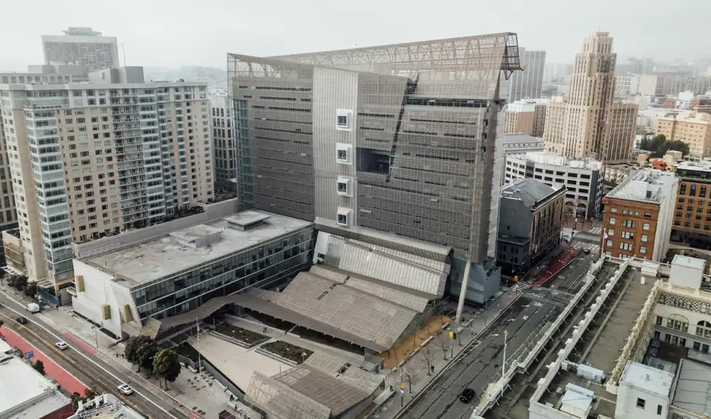 Entre los inmuebles están el edificio Nancy Pelosi y el histórico edificio en 50 United Nations Plaza. Foto: San Francisco Chronicle