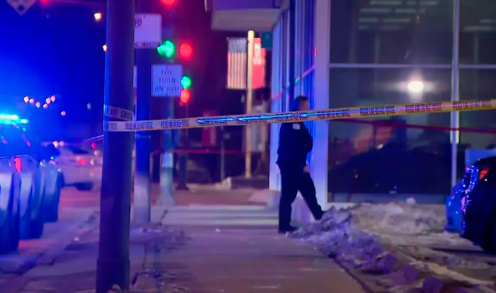 El ataque tuvo lugar alrededor de las 6:30 p.m. en South Chicago Dodge Chrysler Jeep. Foto: CBS News