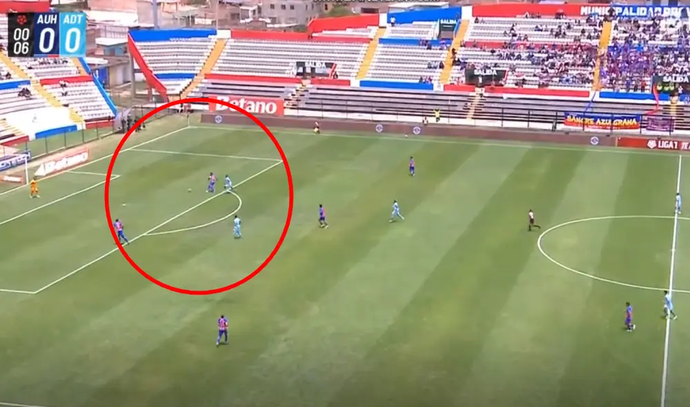 Jhonny Vidales marcó un nuevo triplete en la Liga 1 2025. Foto: composición LR/captura de L1 Max