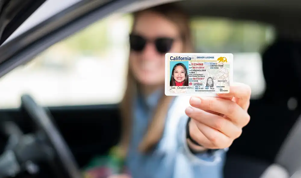 La Real ID será el nuevo documento que necesiten los conductores sin residencia legal para manejar en Estados Unidos. Foto: Freepik