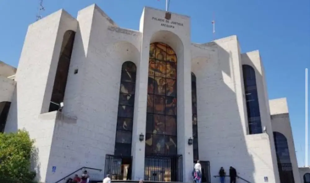 Durante la audiencia, se presentaron graves pruebas que vinculan a Gamarra con el feminicidio agravado. Durante la audiencia, se presentaron graves pruebas que vinculan a Gamarra con el feminicidio agravado.