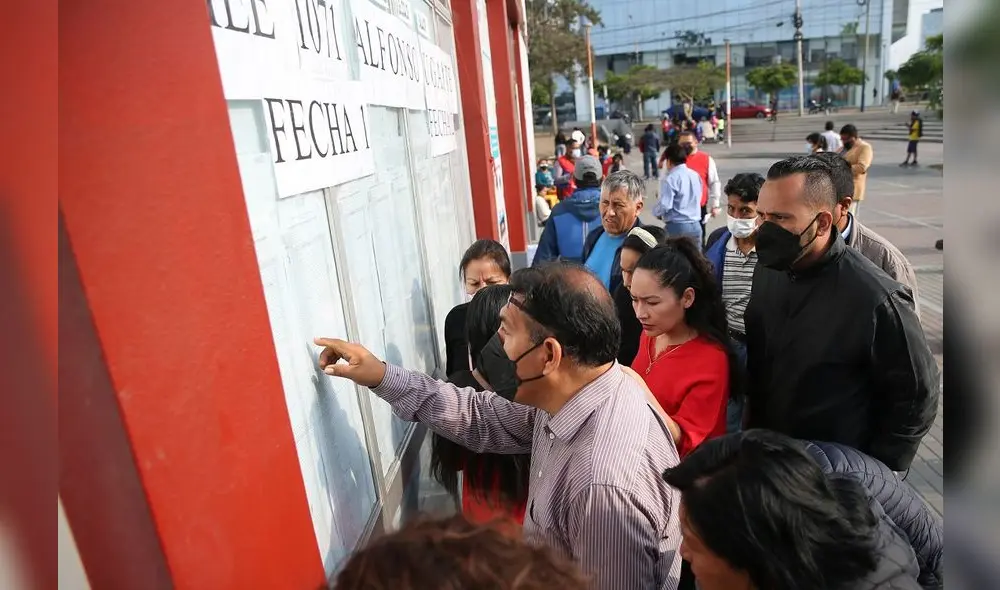 Sutep pide al Minedu revisar los resultados de la prueba a directores. Sutep pide al Minedu revisar los resultados de la prueba a directores.