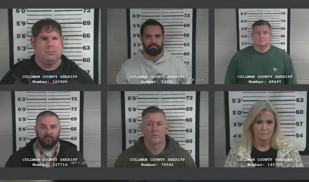 Algunos de los policías acusados de operar como "empresa criminal" en Estados Unidos. Foto: difusión.