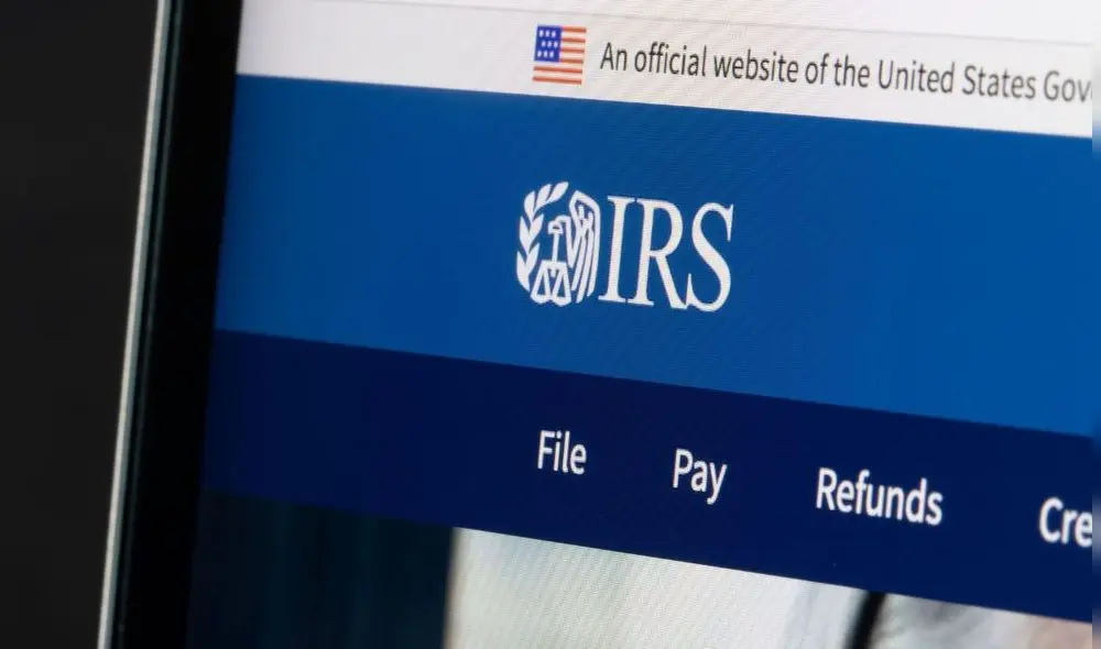 El IRS recomienda reunir toda la documentación necesaria, como formularios W-2 y 1099, así como considerar deducciones y créditos fiscales aplicables. Foto: Vox El IRS recomienda reunir toda la documentación necesaria, como formularios W-2 y 1099, así como considerar deducciones y créditos fiscales aplicables. Foto: Vox