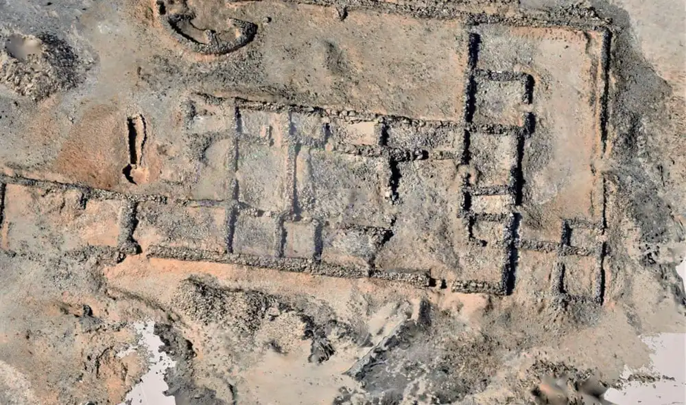 Vista aérea del antiguo campamento de minería de oro encontrado en Egipto. Foto: Ministerio de Turismo y Antigüedades de Egipto Vista aérea del antiguo campamento de minería de oro encontrado en Egipto. Foto: Ministerio de Turismo y Antigüedades de Egipto