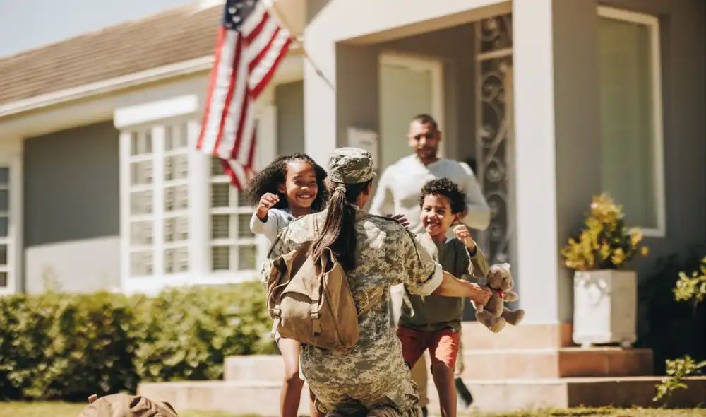 USCIS revela el proceso de naturalización de familiares de militares en Estados Unidos. Foto: CNN USCIS revela el proceso de naturalización de familiares de militares en Estados Unidos. Foto: CNN